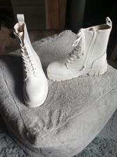 Weiße Boots in Lackoptik  Größe 36 Neu