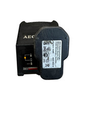 Ladegerät #2 AEG PBA 7224MB / 7,2 - 24V 275W inkl. Akku 14,4V 3000mAh Milwaukee