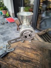 Fleischwolf aus Gußeisen, Manuell, mit Halterung