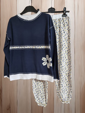 065- Schlafanzug Gr. 146/152