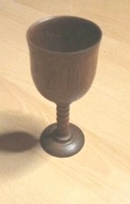 Gedrechselter Holzbecher
