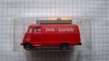 1/87 WIKING Serienmodell MB L 319 Kastenwagen Feuerwehr mit Schlauchbootohne OVP
