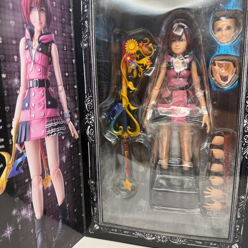 Square enix kingdom hearts iii - hearts,