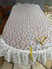 Spitzentischdecke für ovalen