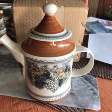 Goebel Oeslauer Manufaktur Country Burgund Kaffeekanne