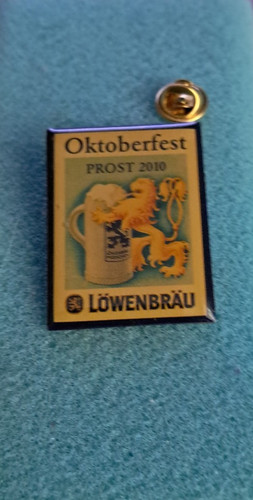 Oktoberfest löwenbräu pin - oktoberfest,