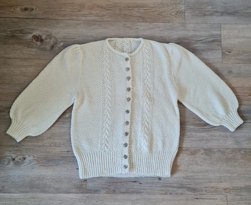 Handgestrickte strickjacke - handgestrickte,