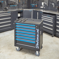 Bestückter Werkzeugwagen