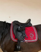 Unbenutzter Dressursattel Unicus, 17,5 Zoll