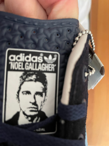 Adidas noel gallagher - x,