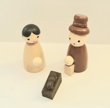 Maria, Josef + Jesus in der Krippe