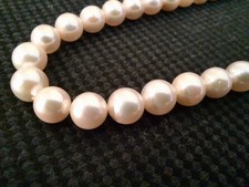 Weihnachtsgeschenk: Perlenkette (Japan), Schließe 585er Gold mit Diamanten