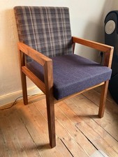 Armlehnenstuhl Nussbaum massiv von Wössner