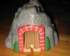 Brio Holzeisenbahn Magischer Tunnel -  Artikelnummer: BRIO33481 - Kein Märklin