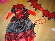 Mädchen Halloween Kostüm 110 4-6 J. - Vampir Dracula-Mädchen Fledermaus 