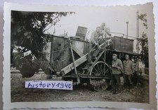 Foto alter Holzwagen umgebaut als Unterkunft - Wohnwagen.(145)