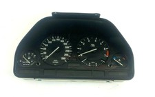 (M) BMW E34 Tacho Tachometer Kombiinstrument BENZIN 83505249 VDO 993558131