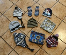 Mützen Set, Schal, Halstuch, Loop, Bandana, Socken, Minions, Dragons, Schlümpfe