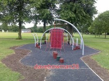 FOTO NEUES SPIELGERÄT WEST PARK LONG EATON. 2009