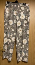Zara Hose, Bundfalten, elegant, Blumenmuster, Gr. M