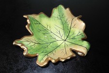 Sehr schöne grüne Blattschale / Schale in blattform Nur eine von zwei !