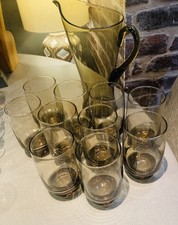 10 Retro rauchbraune hohe Trinkbecher, passender Krug, Whitefriars, Ex Con