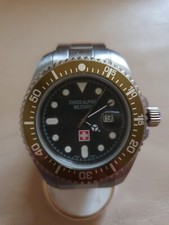 SWISS ALPINE MILITARY 100 Meter Quartz Stahl Uhr 1504 