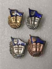 4 Alte FDJ Abzeichen 1954 und 1955, alle mit Verleihungsnummer