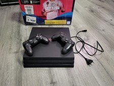 Sony PlayStation 4 Pro 1TB Spielkonsole + 2 Controller