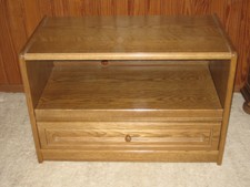 TV Tisch Massivholz gebraucht aber guter Zustand