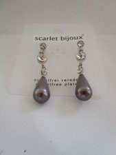 SCHÖNE OHRHÄNGER OHRRINGE SILBERFARBEN MIT LILA PERLE UND STRASS   CA. 4 CM LANG