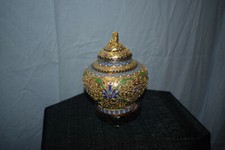 Cloisonné-Deckelvase, China, Fo-Hund, separater Holzsockel, 20cm