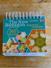 The New Hexagon Perpetual Calender von Katja Marek 365 Blocks zum Nachnähen