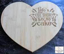 Herzförmiges Bambus-Hackbrett (Das Leben ist zu kurz, um Nein zu Kuchen zu sagen)