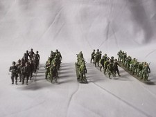 Roco Herpa minitanks HO maschierende Soldaten 63Stck.