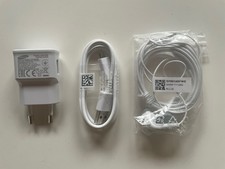Original Samsung USB Ladegerät + Kabel + ear phones - unbenutzt