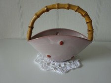 Keramik-Schale   kleines Körbchen mit Bambushenkel   rosa lasiert   50er Jahre  