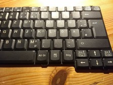 Tastatur [ black | fujitsu siemens esprimo mobile v5505 F8 ist lose, leicht def.