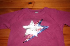 NEXT Sweatshirt lila mit Wendepailletten Gr. 116 122 Stern Pulli Pullover