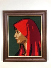 Stickbild fertig gestickt Frau mit Kopftuch Holzrahmen 28x24 cm rotes Kopftusch