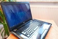 Toshiba Satellite A350 l 16 Zoll HD mit Pixelfehler Windows 7 l Akku NEU l 500GB