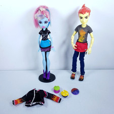 MONSTER HIGH Classroom Abbey bominierbar & Heide brennt Modepuppen