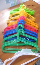 Kinderbügel Kleiderbügel 28 Stück bunt