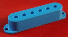 1 Pickupkappe für Stratocaster Singlecoils v. Squier Fender Strat + andere blau