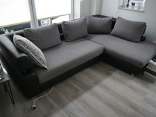 Couch/Sofa, L-förmig, Kunstleder/Textil, schwarz/grau mit 5 Kissen, sehr gut !
