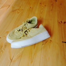 Nike Air Force AF1 Sage low  Gr.38,5 weiß gelb sehr guter Zustand RAR Plateau