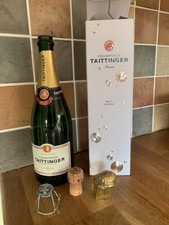 Leere Taittanger Champagnerflasche mit Box Korkkappe und Folie Kerzenherstellung Bar