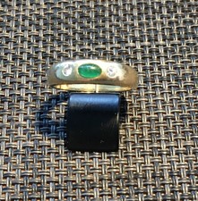 Ring 585 Gelbgold 1 Smaragd 2 kleine Brillanten Ringgröẞe 54