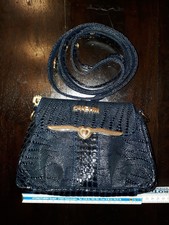 Kleine Handtasche Dunkelblau Lackleder-Optik