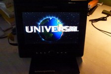 Portabler DVD Player mit 2 Displays, Montage an Autokopfstütze möglich